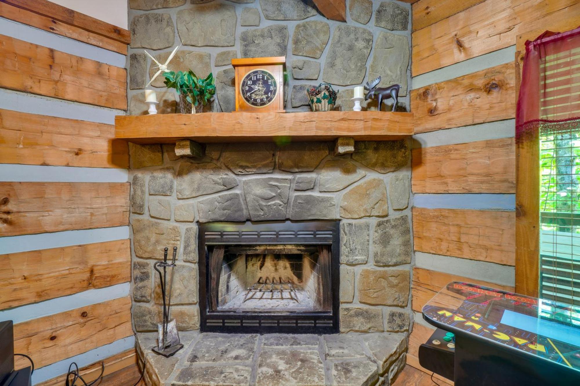 Gatlinburg Cabin With Hot Tub About 6 Mi To Downtown! Dış mekan fotoğraf